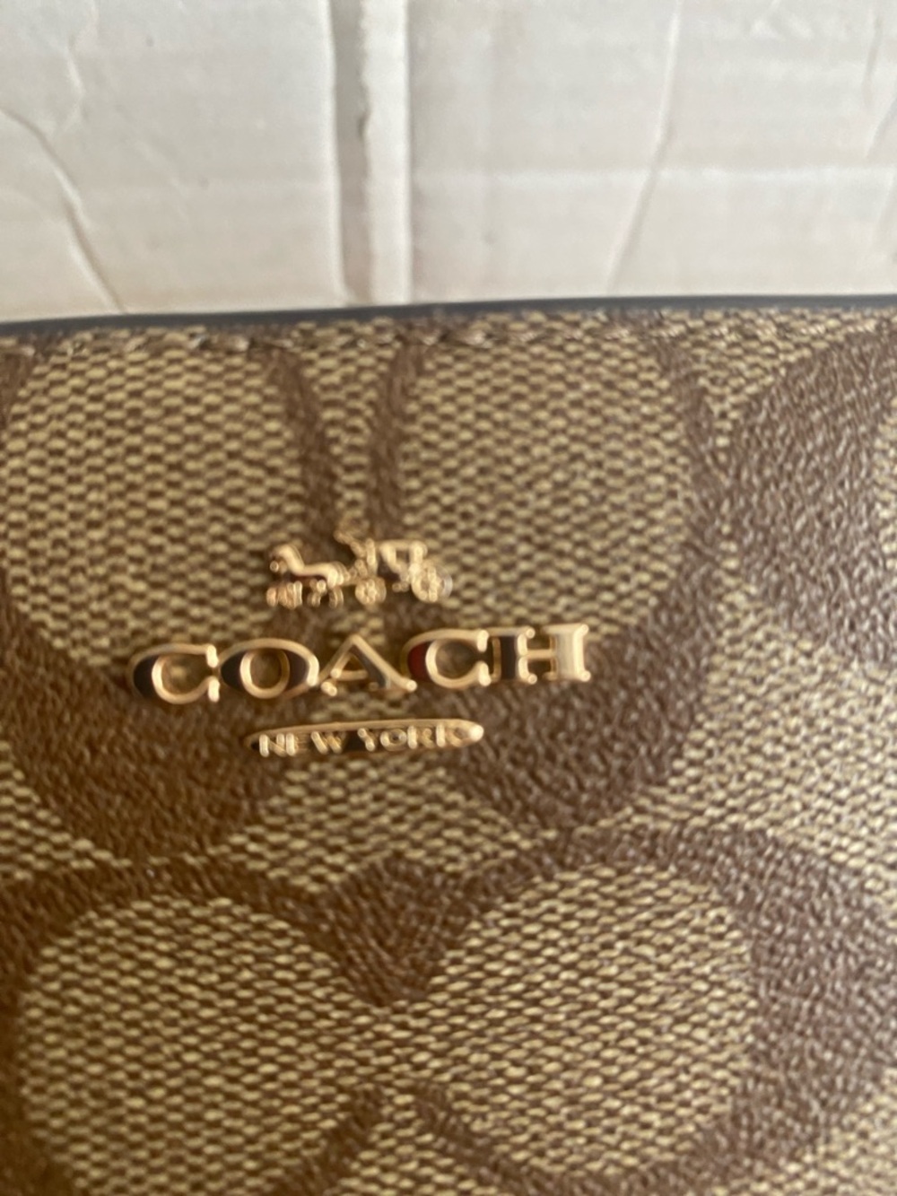 Coach Brown Signature Continental Wallet w Gold Logo & center zipper area EUC - Picture 2 of 15